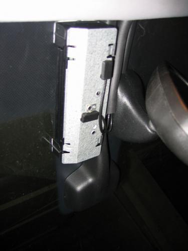 http://www.forum-peugeot.com/Forum/mesimages/18184/antenne GSM-GPS 2.jpg